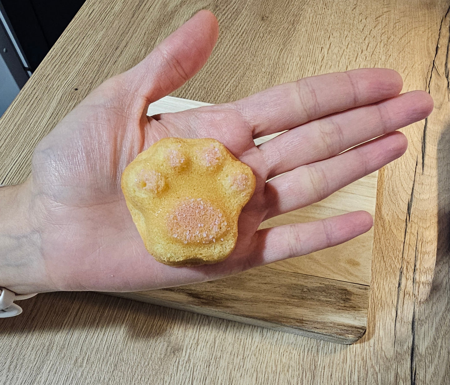 Adorable Shaped Cakelets - 6 Mini Paw Print or Acorn Shaped Cakes in Various Flavours