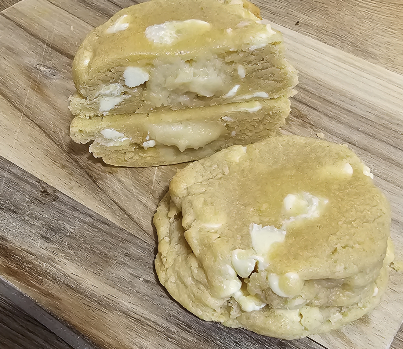 SPECIAL: White Chocolate Chip Lemon Crumble Cookies Stuffed with Lemon Cookie Butter