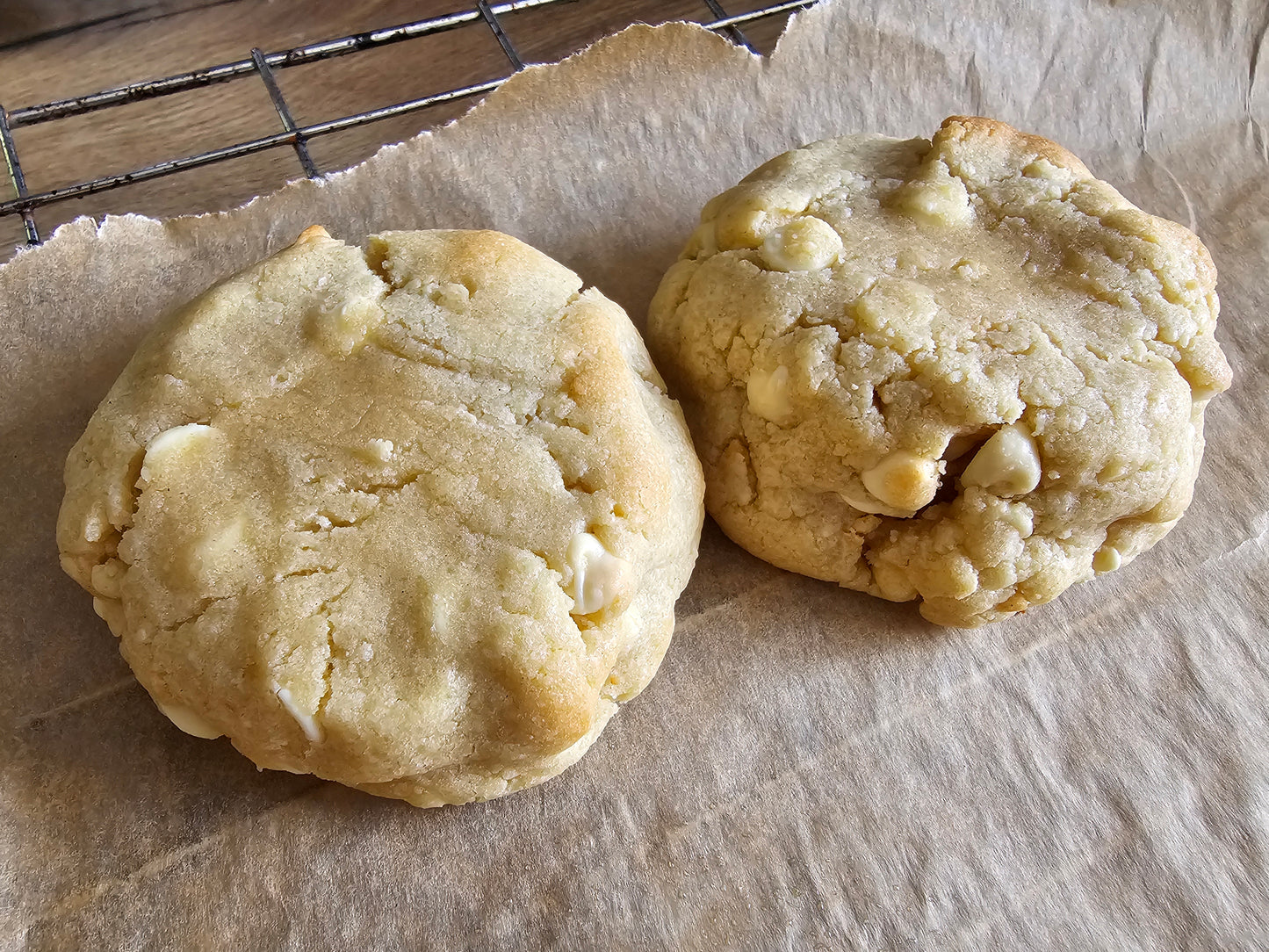 SPECIAL: White Chocolate Chip Lemon Crumble Cookies Stuffed with Lemon Cookie Butter